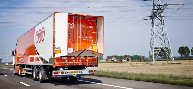 The Benefits Of Installing A Trailer Tail  On Your Semi Truck 